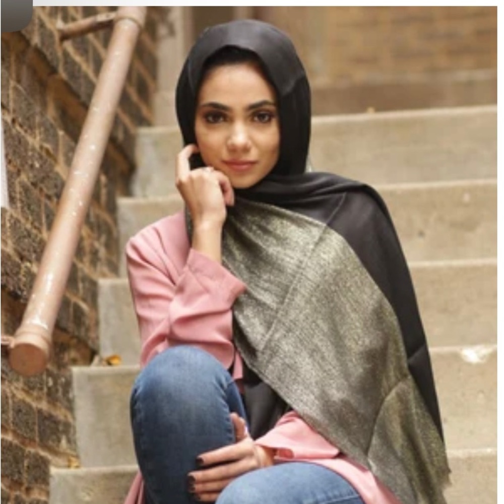 🎁🛍️Black Head Scarf/Shawl